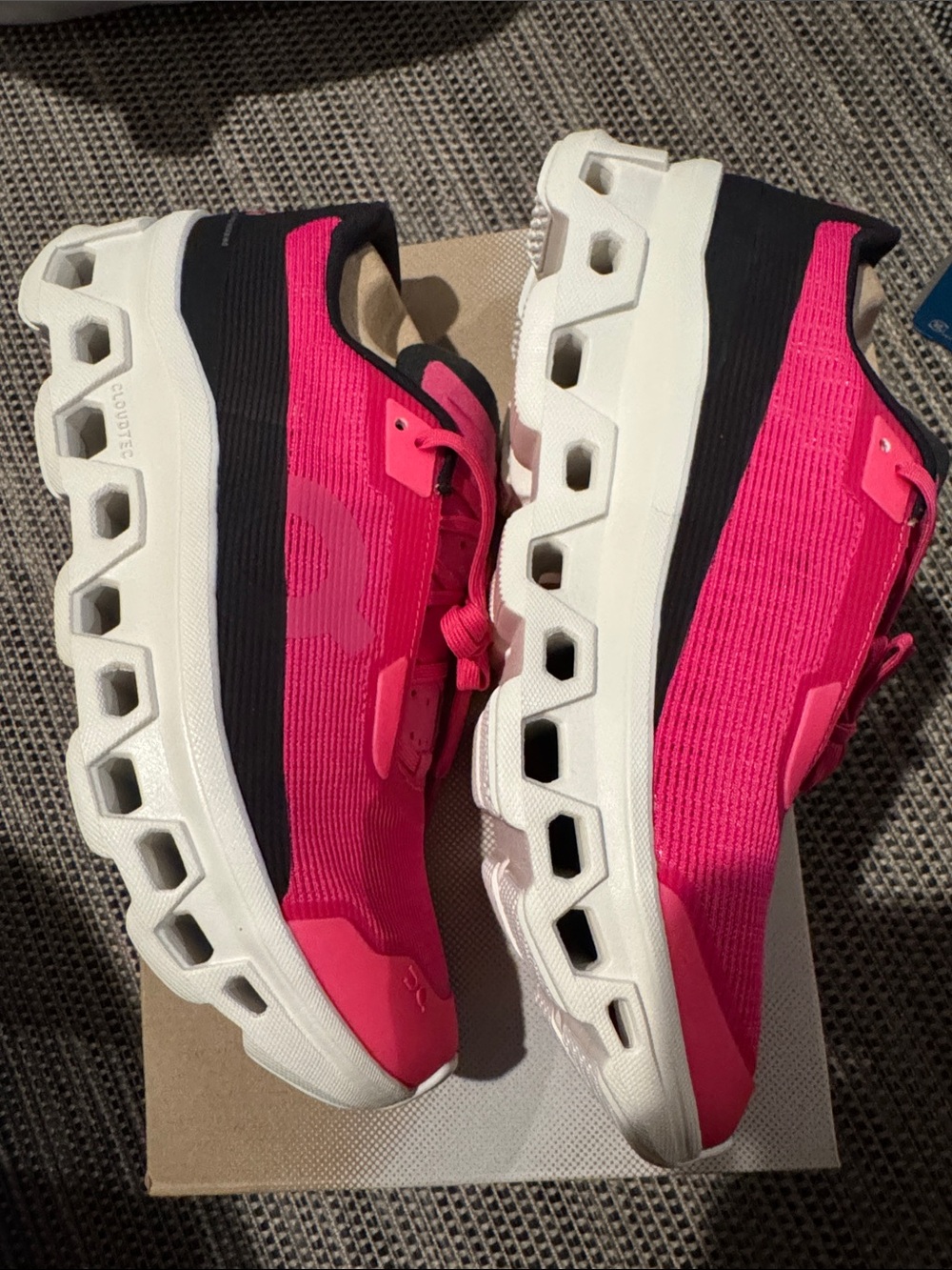 On Cloud-monster Void NWT Pink | Ivory limited edition cushioned iconic sneaker - Picture 11 of 13
